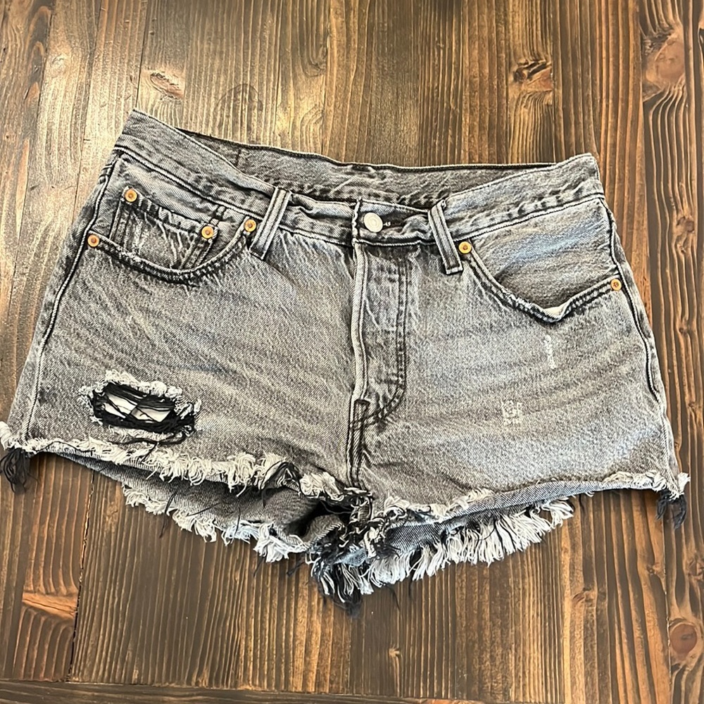 Levi’s Black Ripped Jean Shorts Size 28